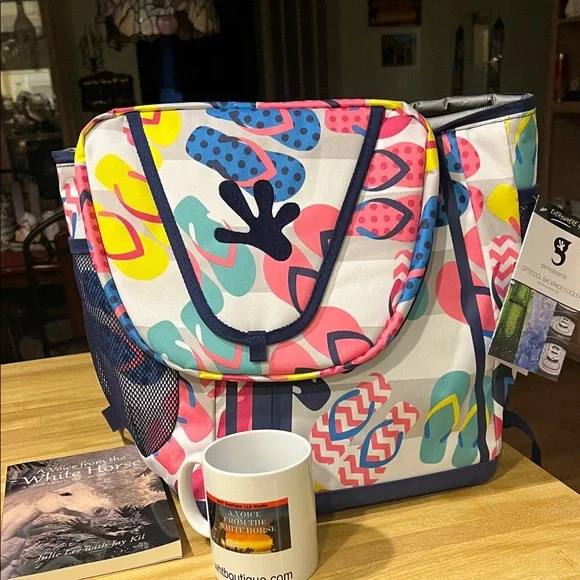 #**026= Unisex Colorful Patterned “ geckobrands cooler bag “ Make An Offer. - Picture 2 of 10